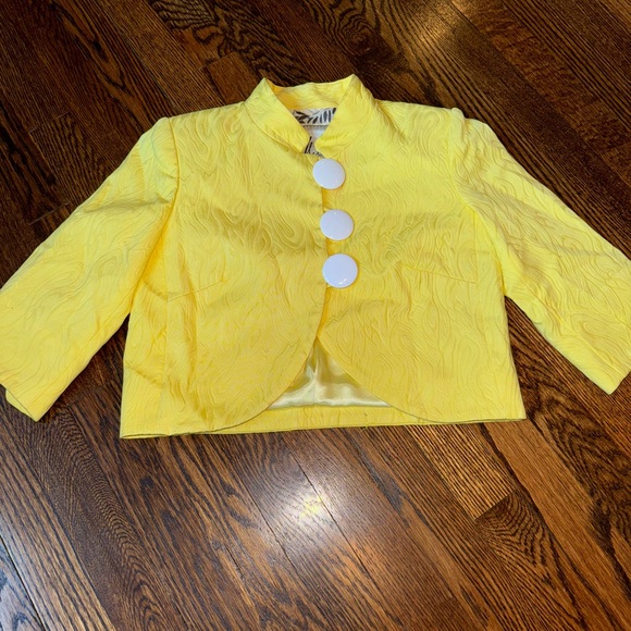 Milly Cropped Jacket - Picture 4 of 8